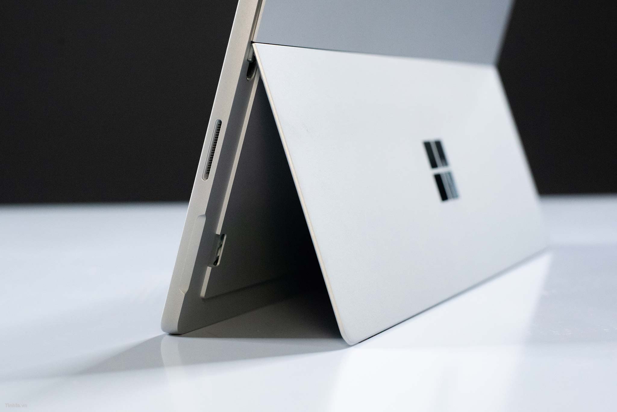 Surface Pro 6 サーフェスプロ６ の画像が流出 気になるデザインは