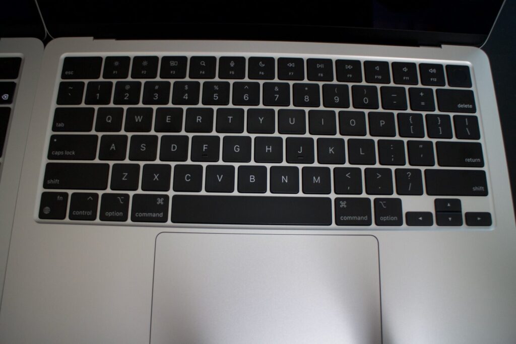 MacBook Air MVFH2JA/A USキーボードMVFH2J/A同等