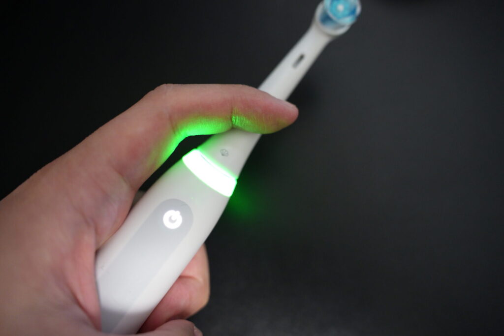 電動歯ブラシ_ブラウン_オーラルB_iO4_感圧正常