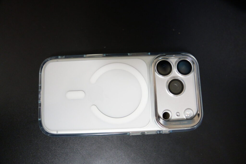 ESR_iPhone17Pro_スタンド付きスマホケース_Classicシリーズ_取り付け