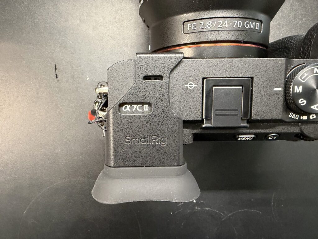 Smallrig_α7cii_アイピース_取り付け