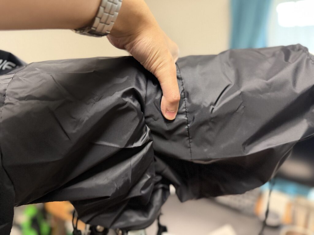 NEEWER_レインカバー_ズームリング操作