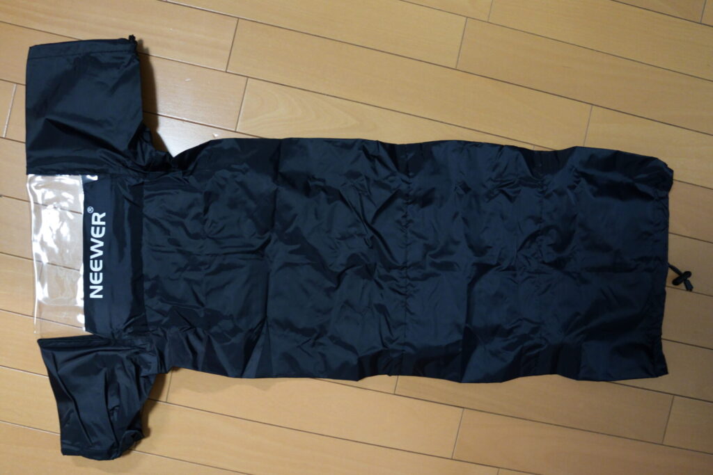 NEEWER_レインカバー_表面