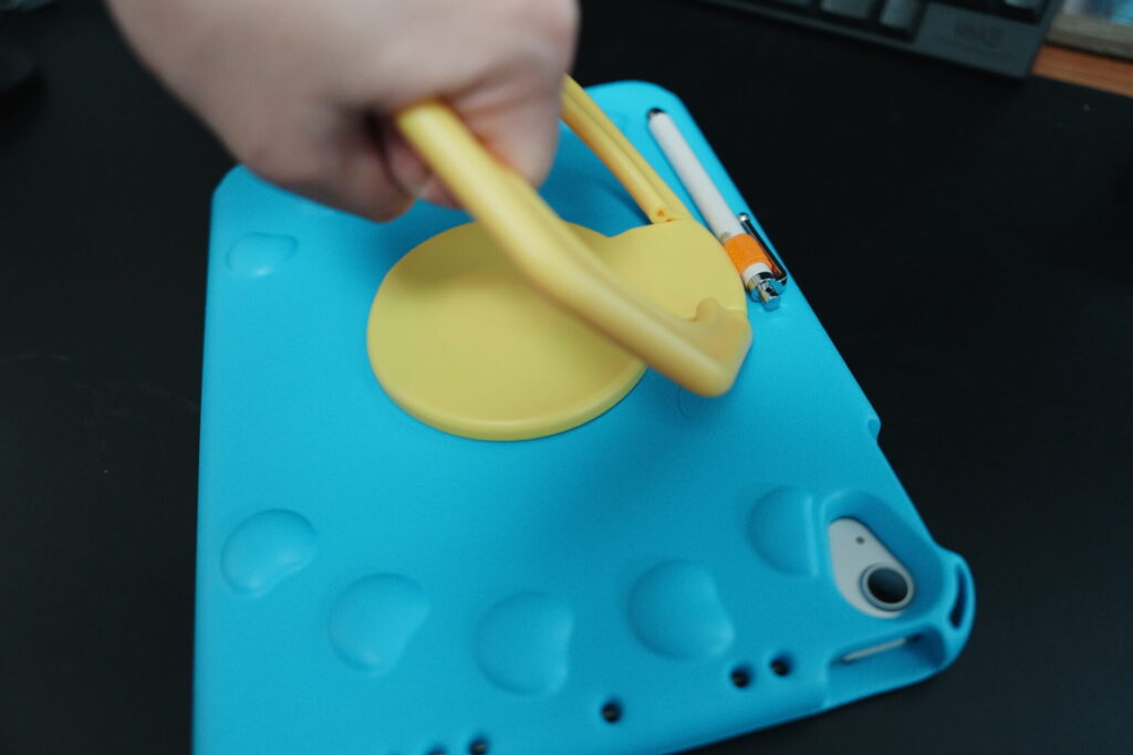 ProCase_子供用ケース_持ち手