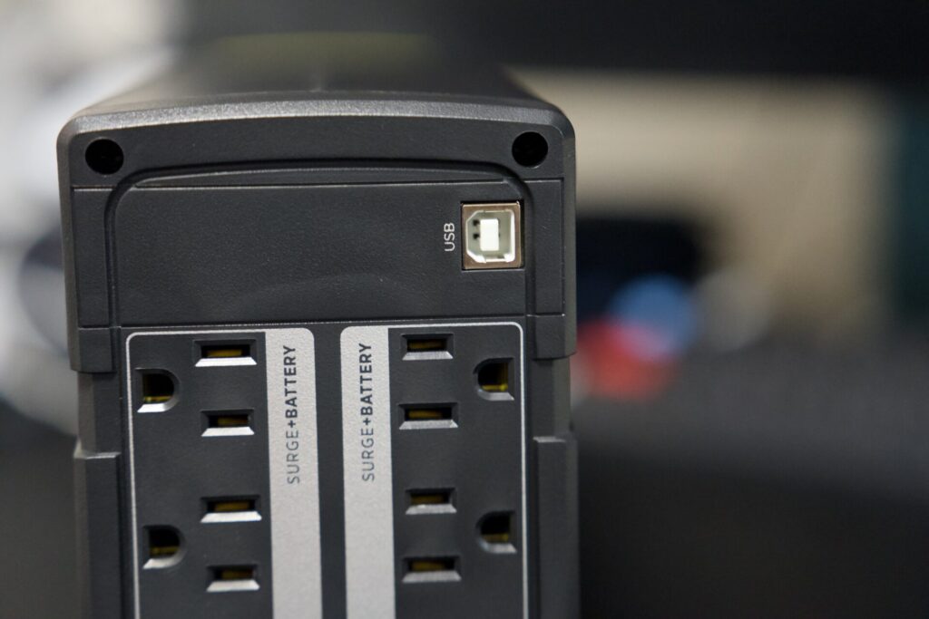 UPS_CyberPower_CPJ500_USB