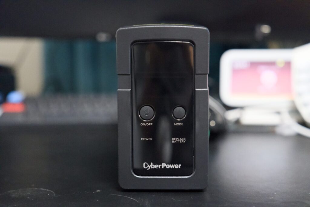 UPS_CyberPower_CPJ500_本体